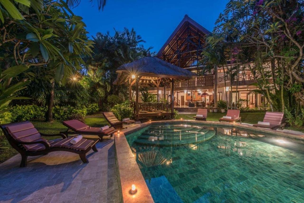 New Daria Villas Seminyak Luaran gambar